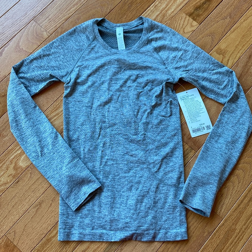 Lululemon Swiftly Tech Long Sleeve 2.0 Size 2 SLTE/WHT